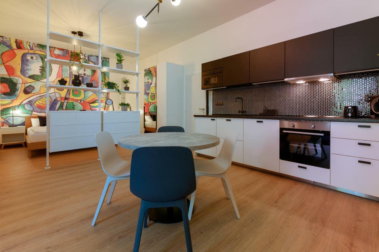 Avantgarde Apartments Пилзен Екстериор снимка